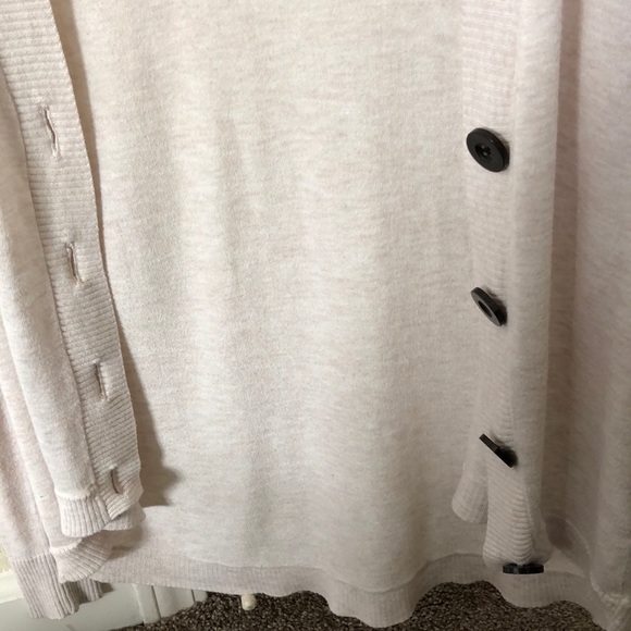 Natural colored cardigan with big buttons! - Picture 4 of 5